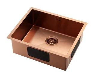 Kopparfärgad rektangulär diskho med avrinningshål i mitten.