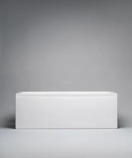 Vitt, rektangulärt badkar mot en grå bakgrund.