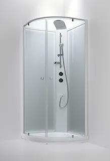 Duschkabin med böjd glasfront, vit ram och takdusch. Inuti syns en handhållen dusch och två vita rattar.